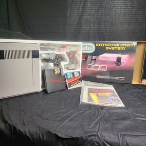 NES Original‎ With Manuals, Super Mario Bros & Duck Hunt With Zapper Light Gun